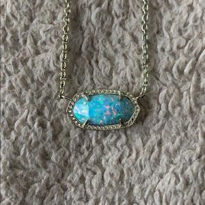Kendra Scott necklace